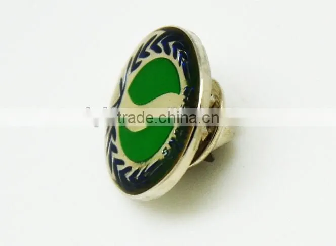 China manufacturers custom made metal lapel pin with free sample