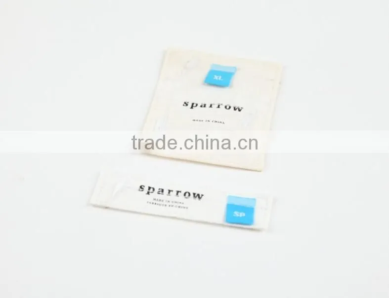 2016 Hot sale low price back cover fold woven label in high quality