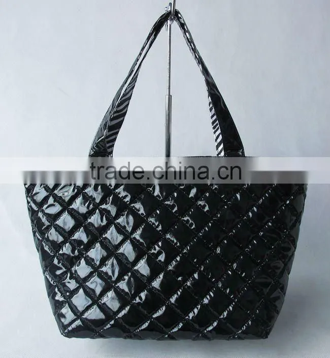 Novelty reversible tote bag