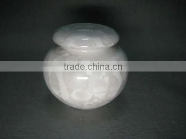 Small memorial urns and vases for human and pet