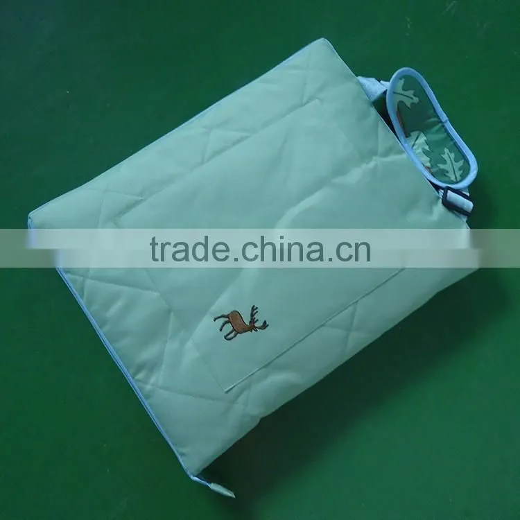 2 in 1 CMYK printed polyester quilt wadding filling 600D nylon waterproof blanket zip up fold into a bag travel picnic mat