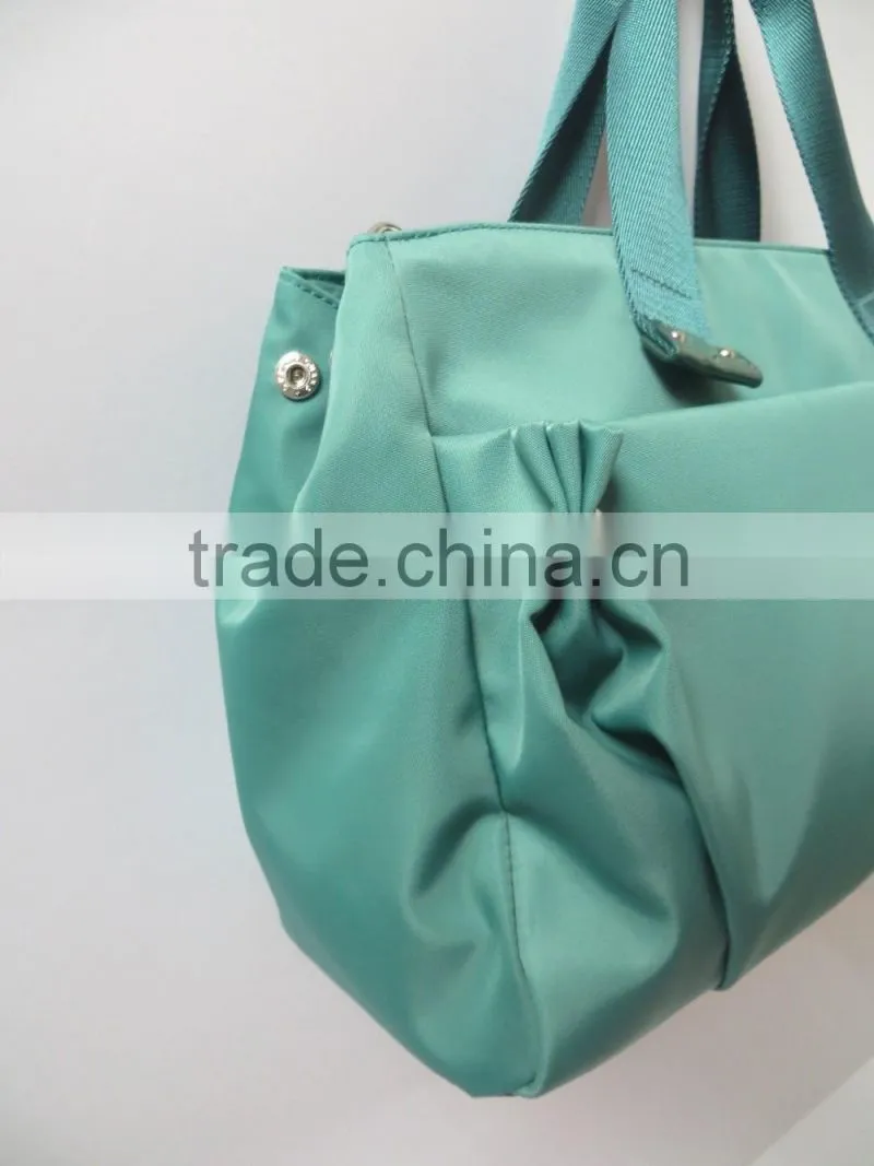 China hot sale high quality cheap price modern green waterproof guangzhou man woman bags handbag shoulder bag