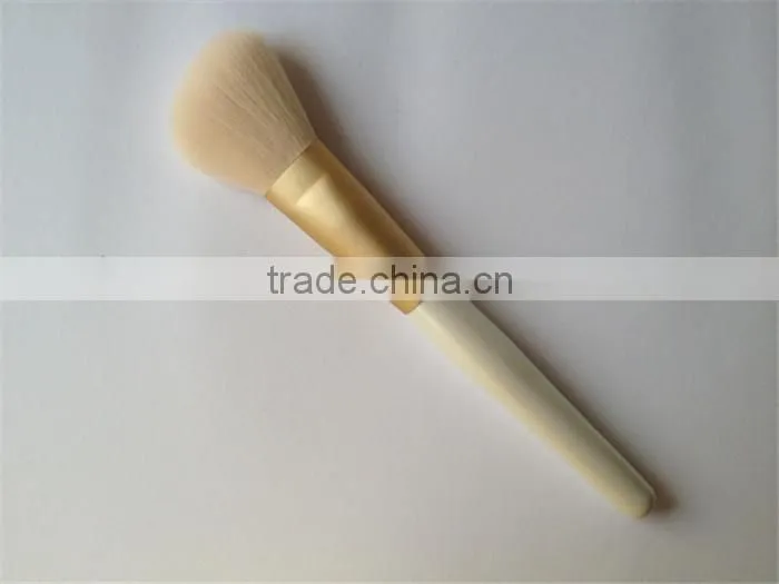 Makeup Tools Nylon Hair Cosmetic Blush Brush with White Brush Holder