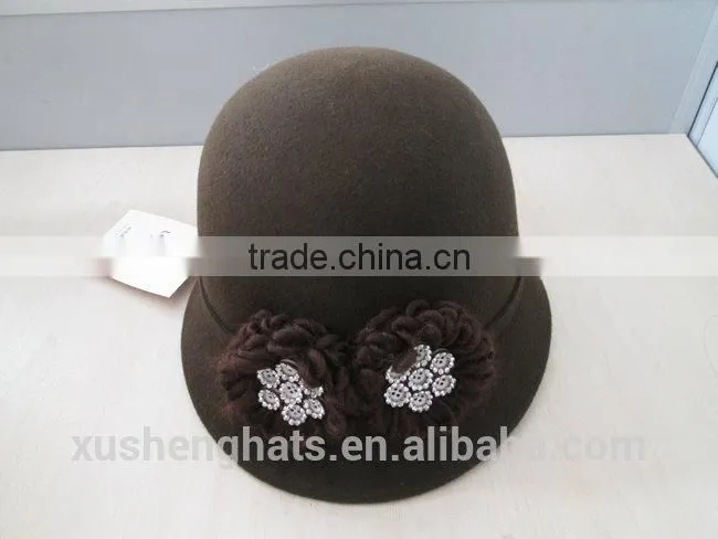 wholesale wool felt cloche hat with knitted flower with factory price