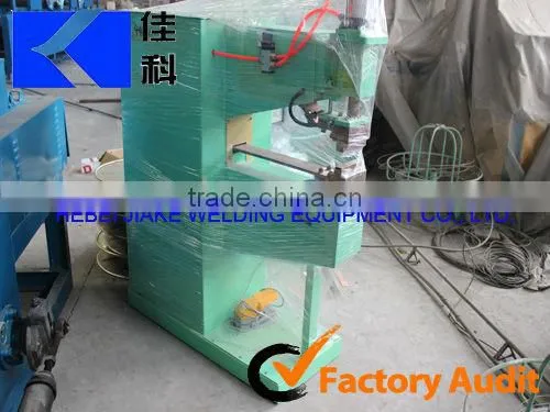 Automatic spot welding machine welded nests for pigeons
