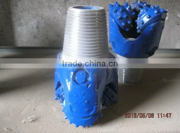 sealed bearing and open bearing tri-cone bits