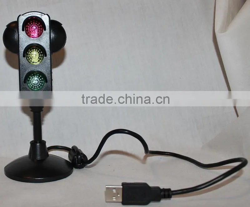 Desktop Traffic Light USB Hub, with 3 USB 2.0 ports, lights powered by USB