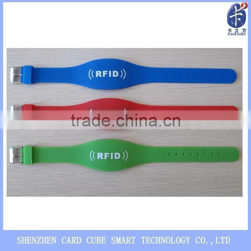 Professional manufacturer of 860~960MHz rfid wristband supplier