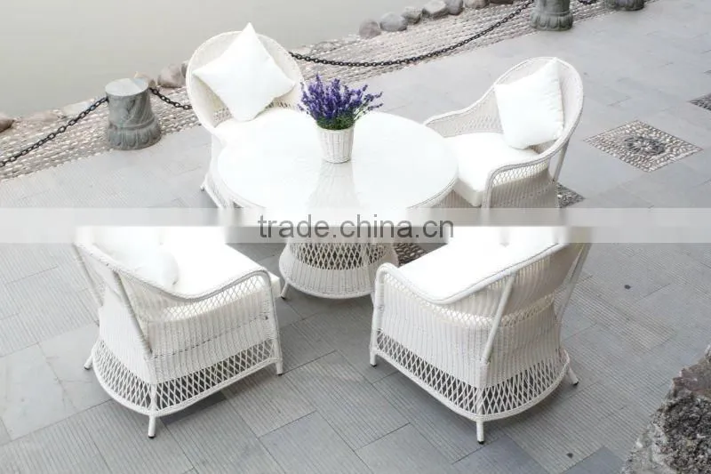 Supply outdoor recreational cane makes up the table