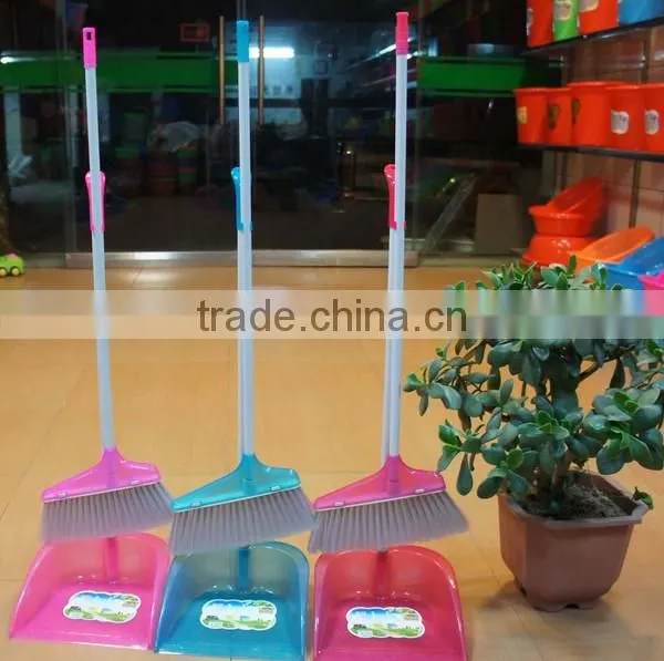 Made In China Handmade Cheap Plastic China Brooms Dustpans Set Wholesale