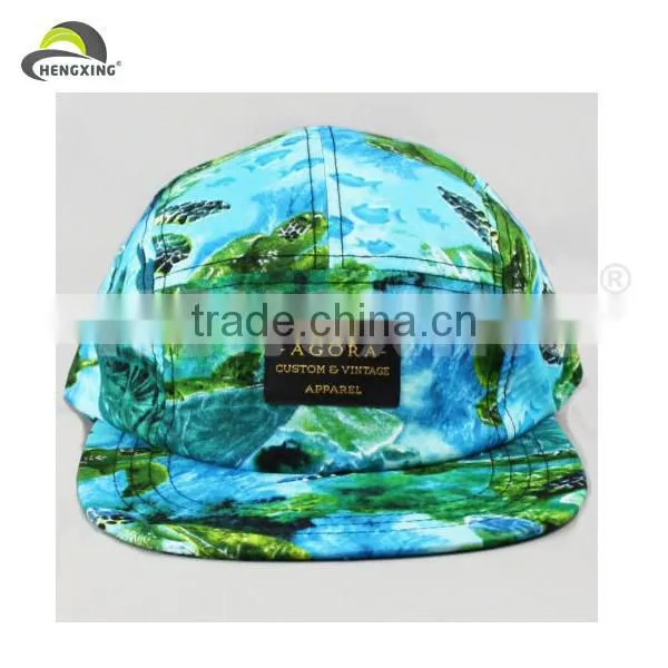 2014 Fashion White And Black 5 Panel Hat With Embossed Leather Label