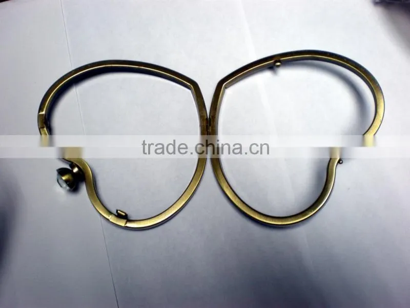 Antique heart-shape box frame