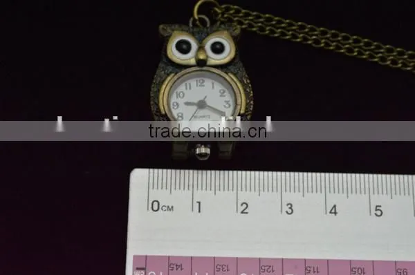 Fashion engraved pocket watch with night owl pattern chain quart watch
