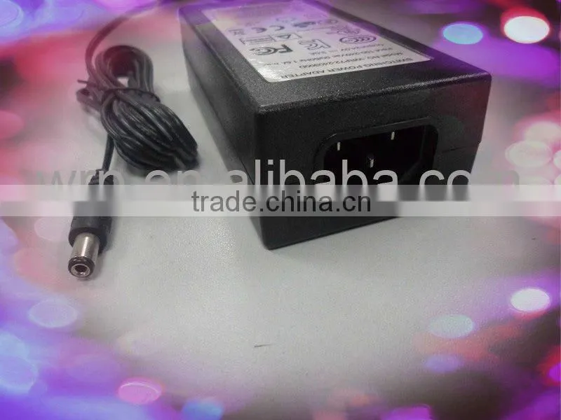 Universal laptop adapter