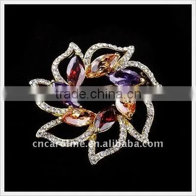 2012 New Design Vintage Crystal Brooch