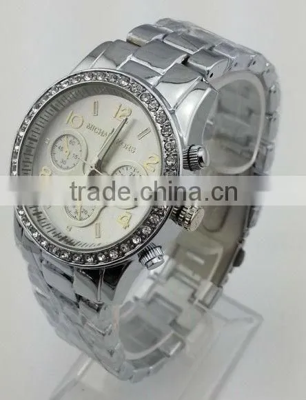 new fashion quartz wrist watch