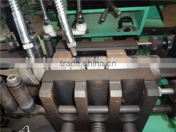 Automated heavy duty chain link fence making machine