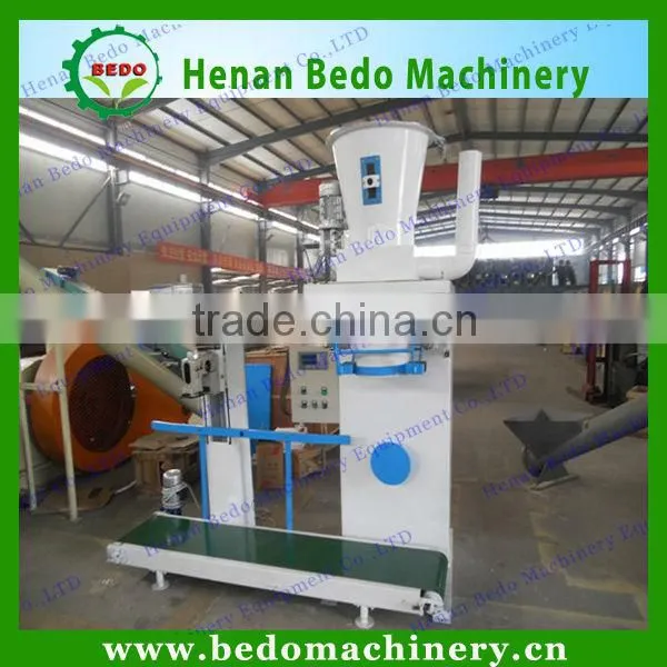The best China supplier wood pellets packing machine /wood pellet packer/wood pellets package machine supplier 008613253417552
