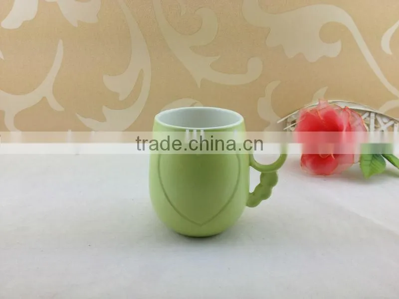 heart shaped embossed color glazed ceramic gift mug cup