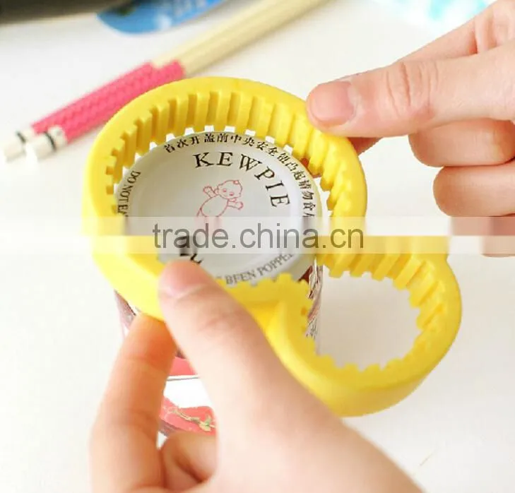 Creative Anti-skid Screw Cap Bottle Opener/Cheap Gift Beer Bottle Opener