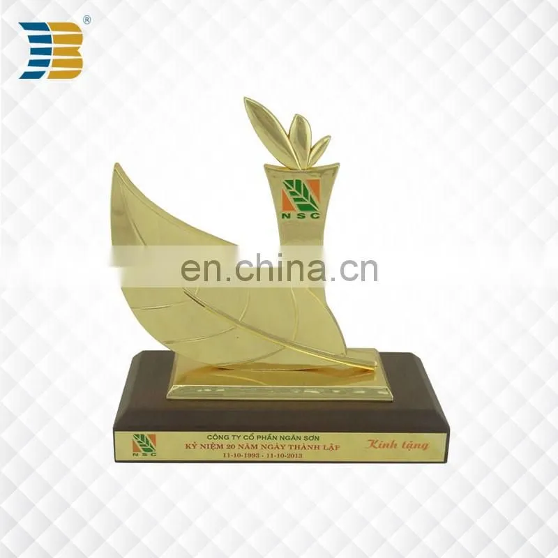 leaf shape Vietnam custom painted gold plated trophy