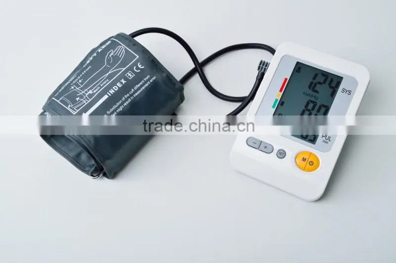 Digitl upper arm style blood pressure machine with carry bag