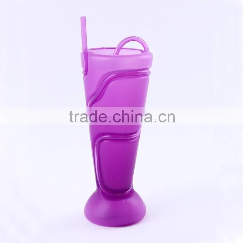 New design Colorful plastic cups with straw