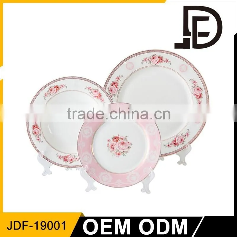 wholesale white royal hotel restaurant wedding porcelain ceramic plate with gold rim