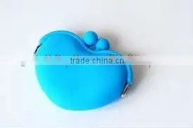 Cute silicone coin purse for girls,heart shape purse hook for younga ladies