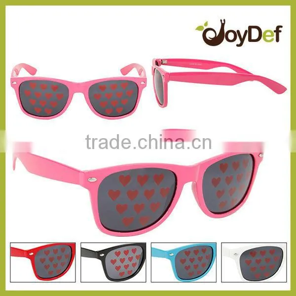 2016 The newest wholesale high quality cheap vintage style eyewear holiday sunglasses with lens