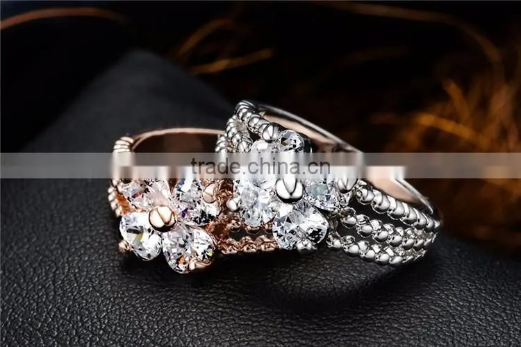 Wholesale alibaba fashion jewelry gold/silver clear crystal luxury wedding piston ring