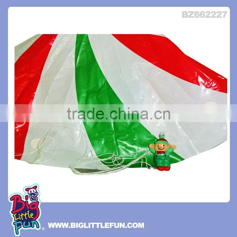 Small parachute toys penguin