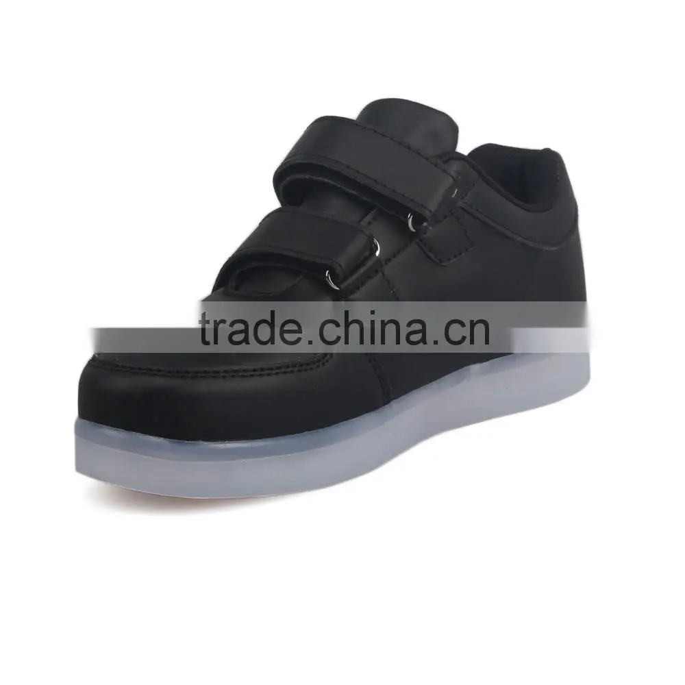 Wholesale Fashion white/black LED light up shoes/luminous LED light running shoes