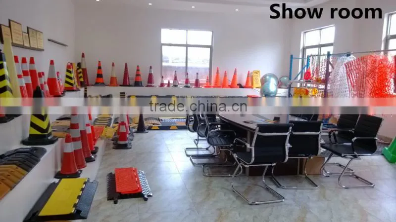 Long rubber molded parking stopper