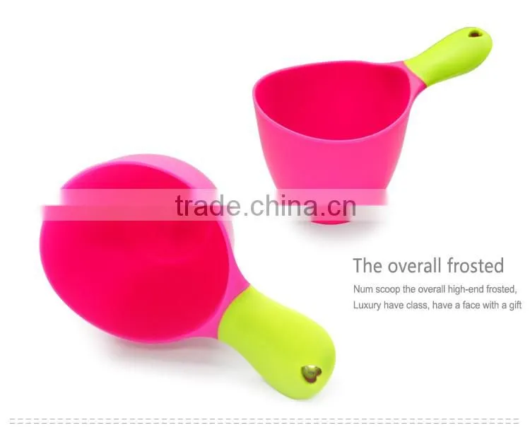 factory directly supply scoop with soft rubber handle