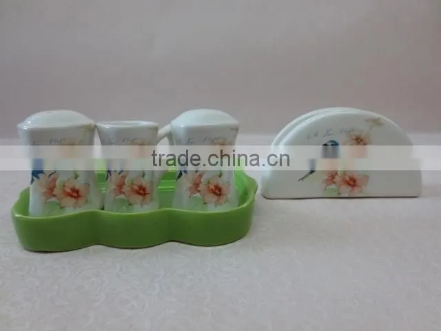 2015 new fine decal design ceramic egg cup holder