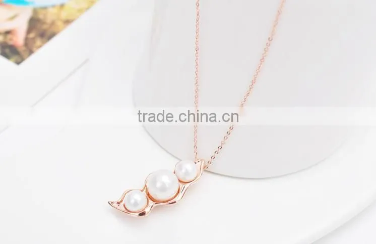 New design fashion gold Valentine's gift pearl peanut pendant necklace
