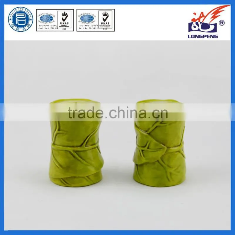 Customized Ceramic Leaf Pattern Salt & Pepper Shakers Set