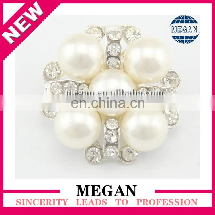 Popular Chinese knot wedding rhinestone pearl buttons in flower shape