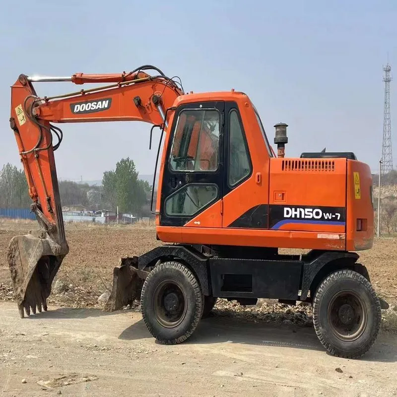 DOOSAN 150轮挖 (2)