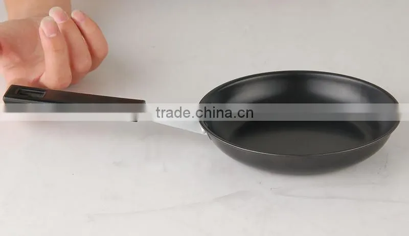 Non-stick carbon steel frying pan with bakelite handle