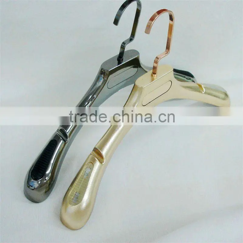 LP-71 rubber shoulder pads hanger plastic hanger colored blue for coat