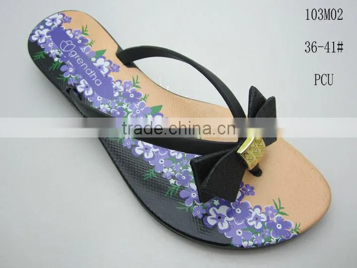 2014 Hot Selling and Fashion PCU Women Flipflops with Various Colors