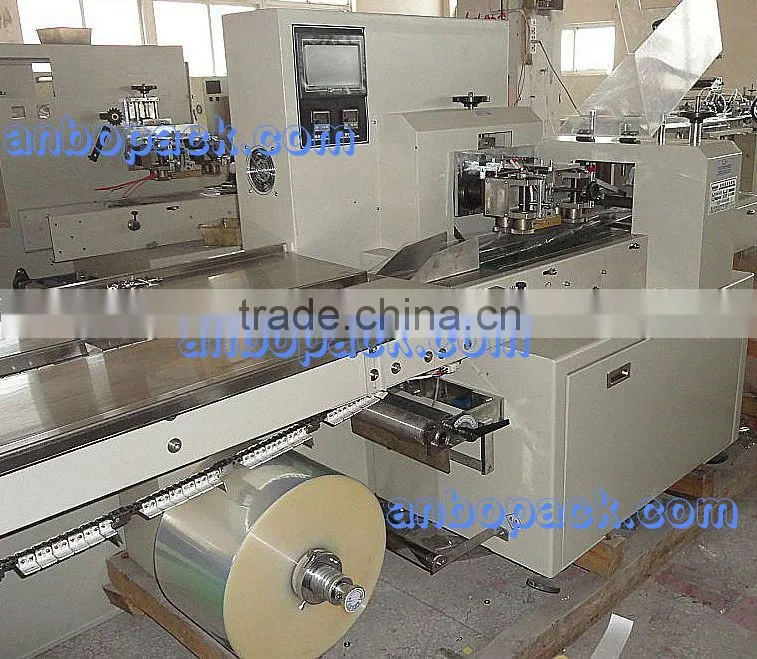Automatic cutlery packing machine