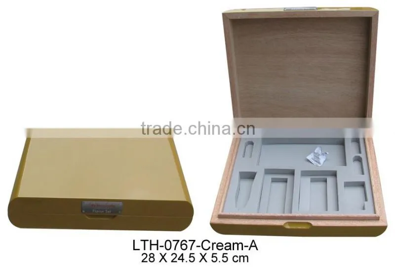 Super quality Lacquer finish wooden gift box