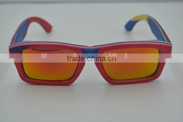 2015 New Fashion Recycled Skateboard Wood Sunglasses Frame Outisdie Black Inside Red Sunglasses Mens Polarized Sunglasses