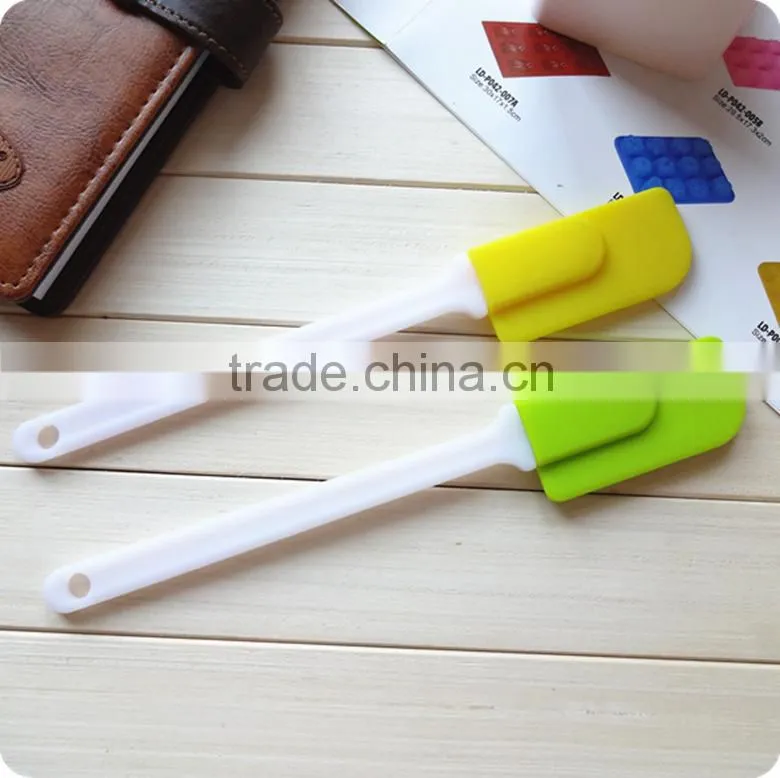 Amazon Hot Selling Solid Core and Hygienic Solid Coating Silicone Pastry Basting Grill Silicone Barbecue Brush