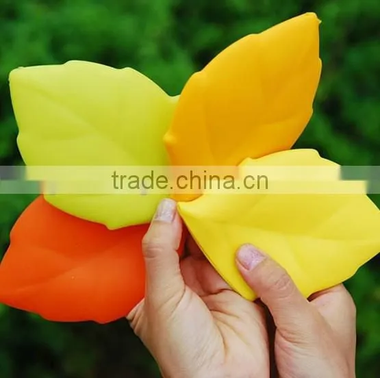leaf shape pocket cup for Travelling /silicone collapsable cup