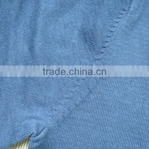 A single V neck double color pullover casual men knitted sweater men