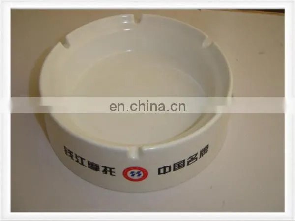Pocket ashtray plastic ashtray metal ashtray in triangle shape black color